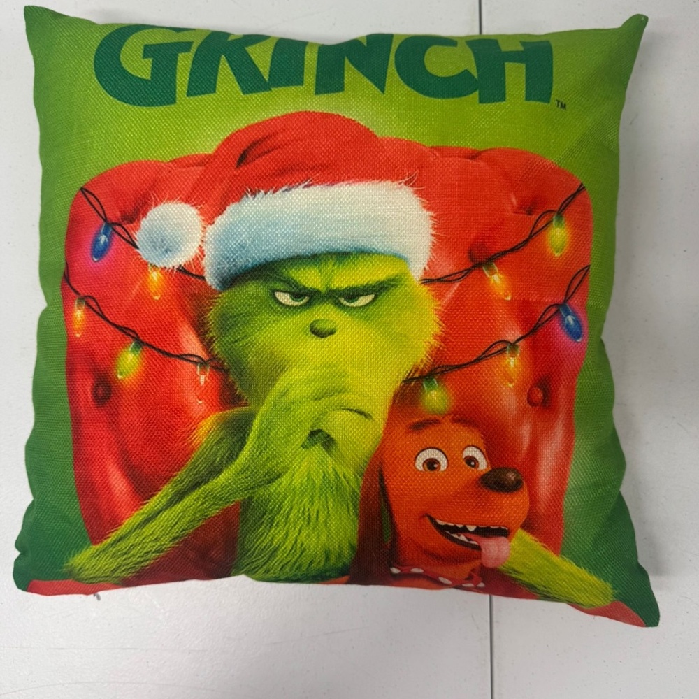 Decorative Throw Pillow‎ Dr Seuss "The Grinch" 19x19.